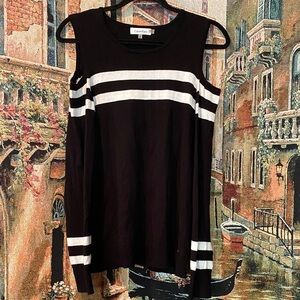 Calvin Klein Women's Black and White Shoulder Cut-Out Sweater